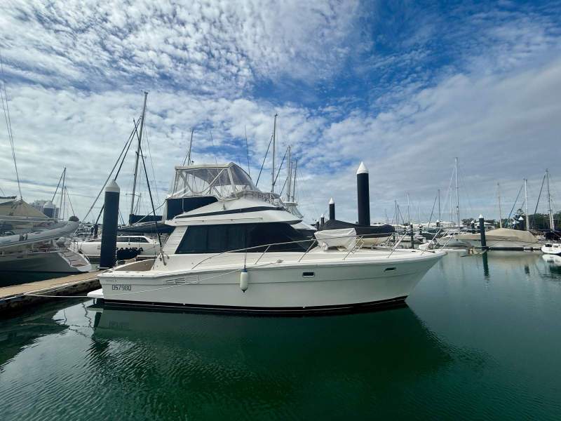 Riviera 35 Blue Water Dual helm