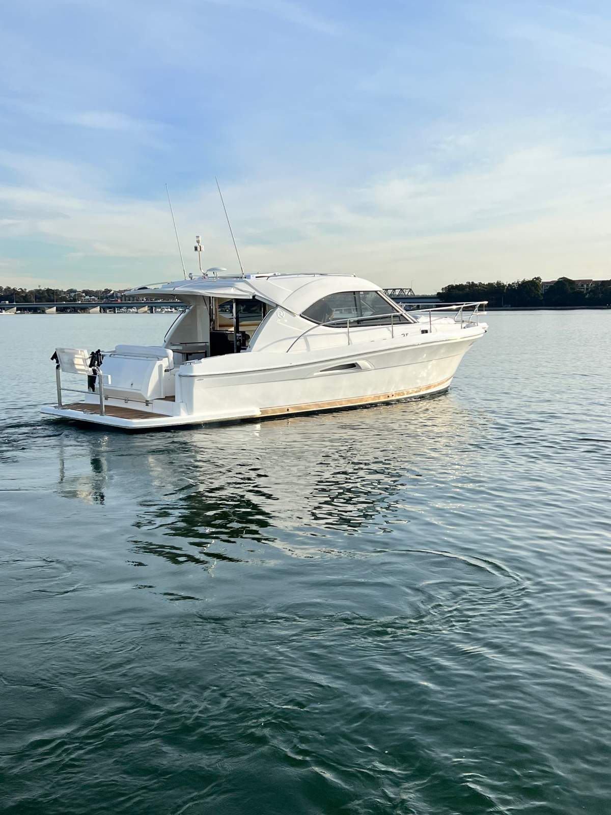 Riviera 3600 Sport Yacht