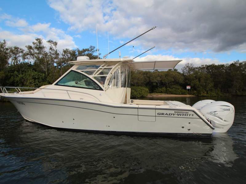 Grady-White Express 330