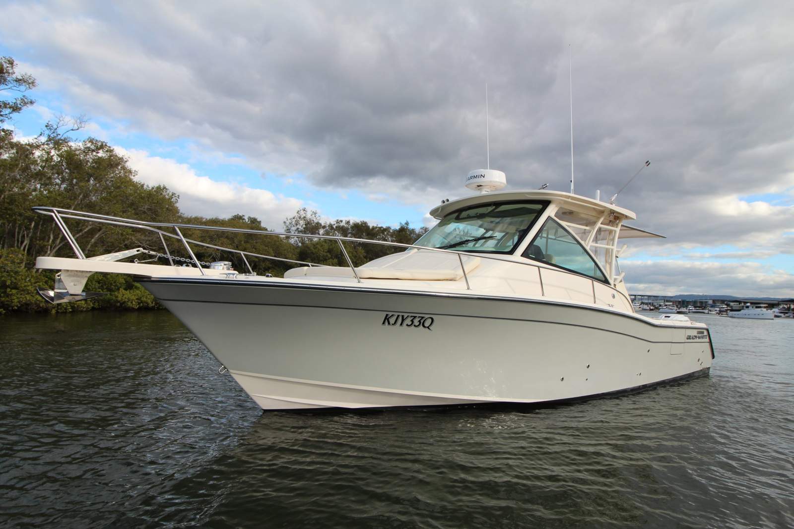 Grady-White Express 330