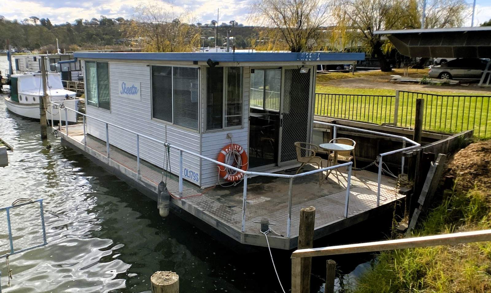 "SKEETA" One Bed, One Bath, Pontoon Houseboat Sale