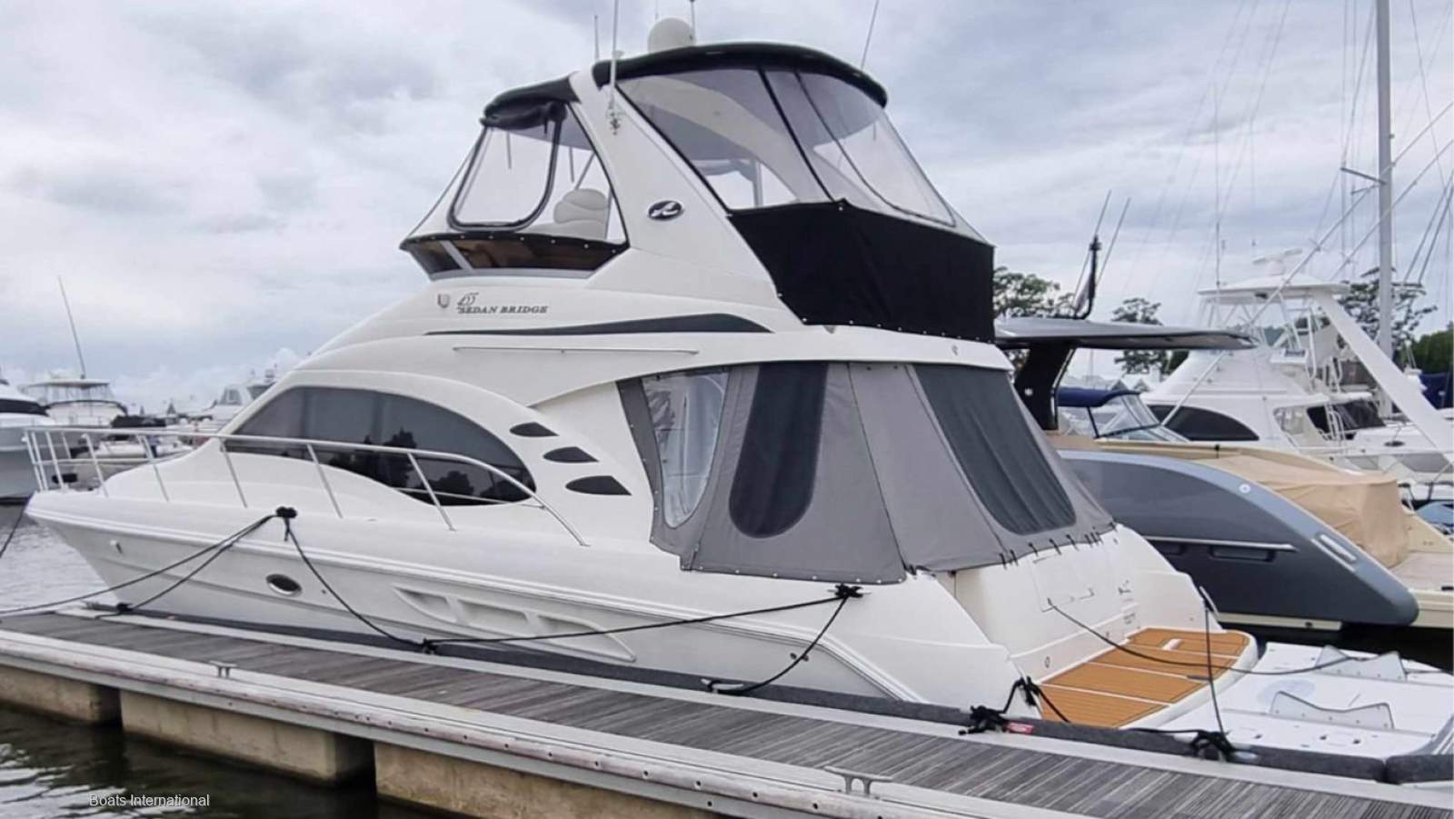 Sea Ray 455 Sedan Bridge 445 Sedan Bridge