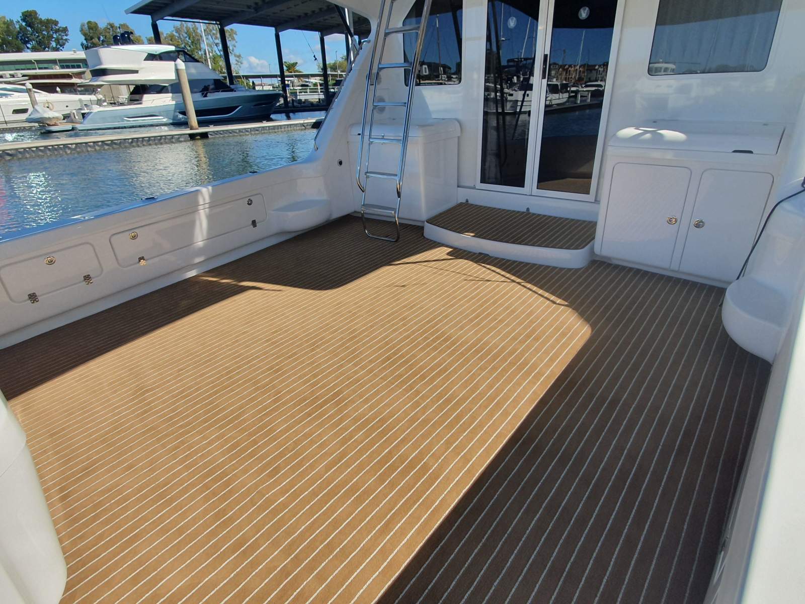 Caribbean 49 Flybridge Cruiser