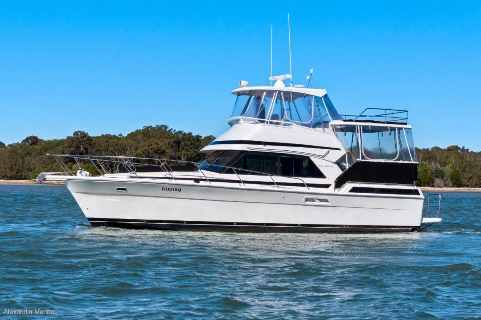 Riviera 40 Aft Cabin