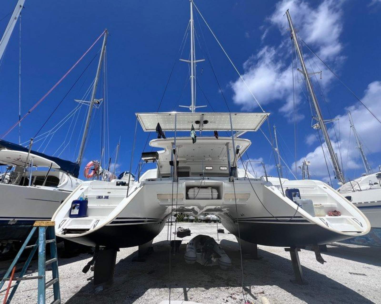 Lagoon 440 image