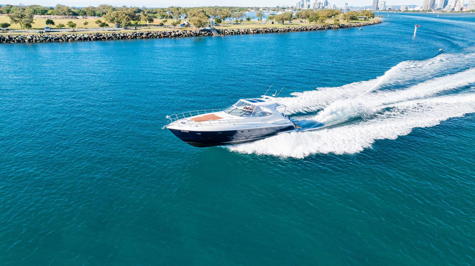 Cruisers Yachts 560 Express