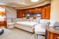 Cruisers Yachts 560 Express