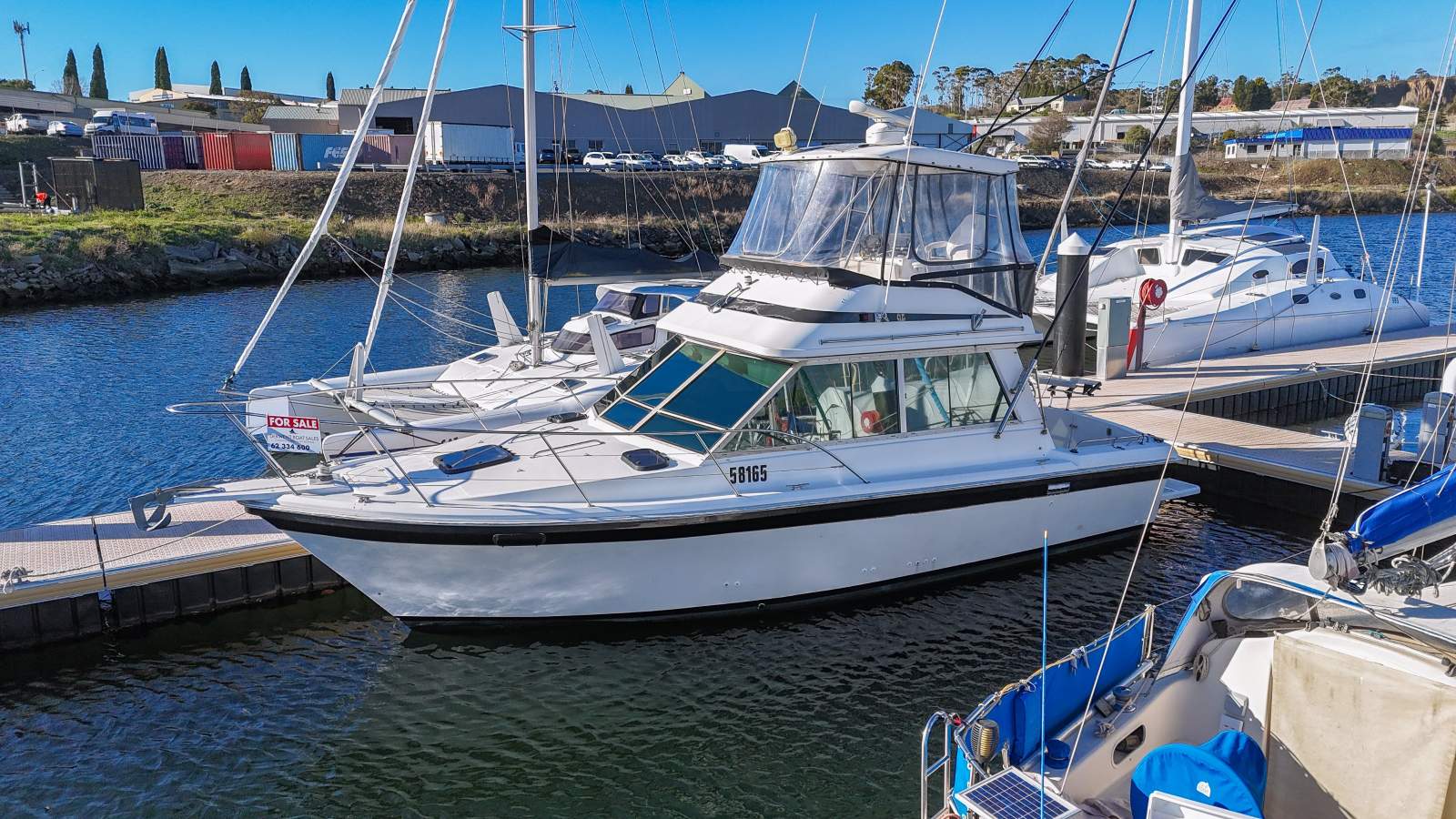 Riviera 32 Flybridge HARD-TOP FLYBRIDGE, GREAT PEDIGREE!