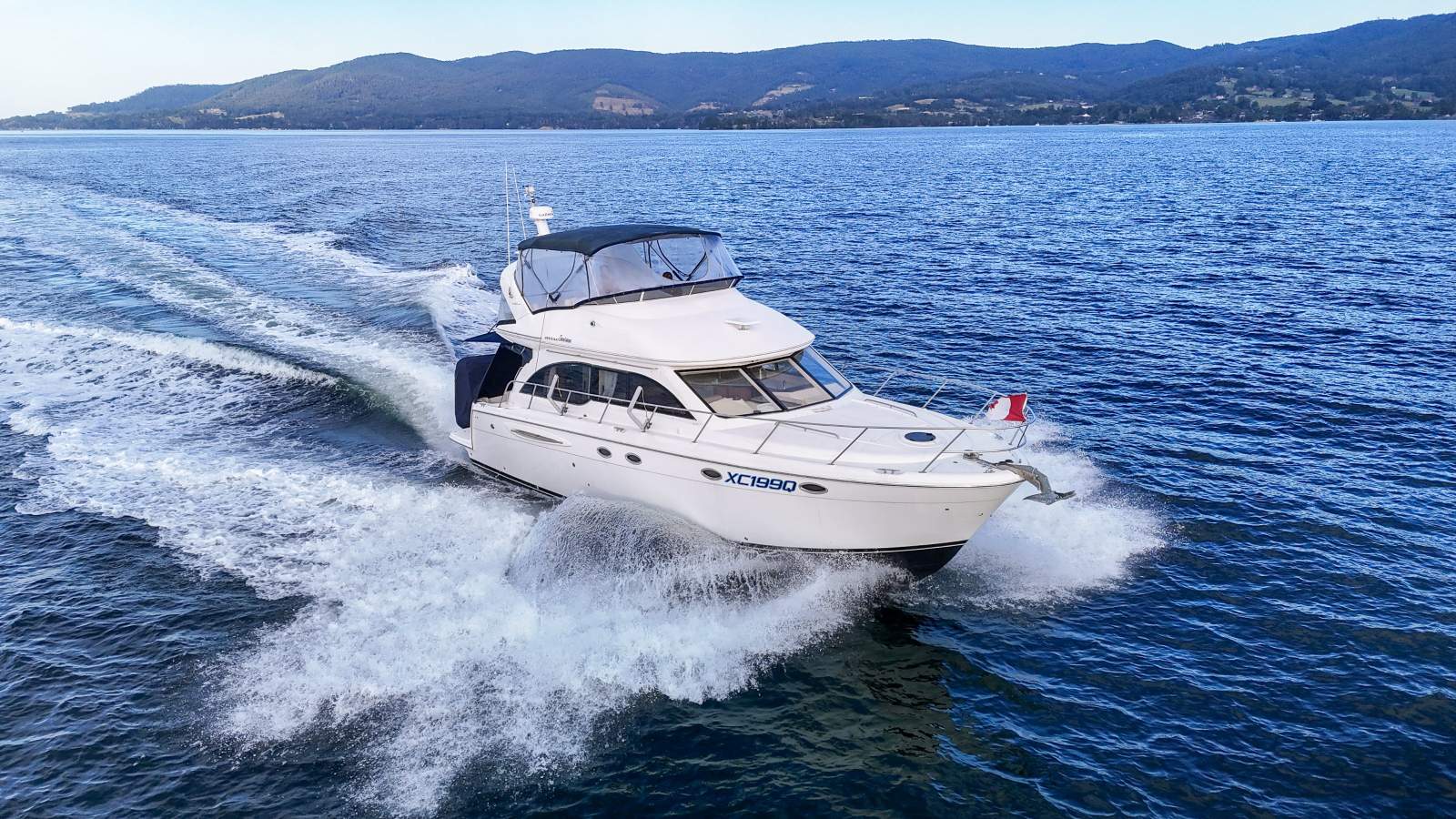 Meridian 411 Flybridge ENORMOUS UPGRADES! LOWER HELM! UPRATED ENGINES!