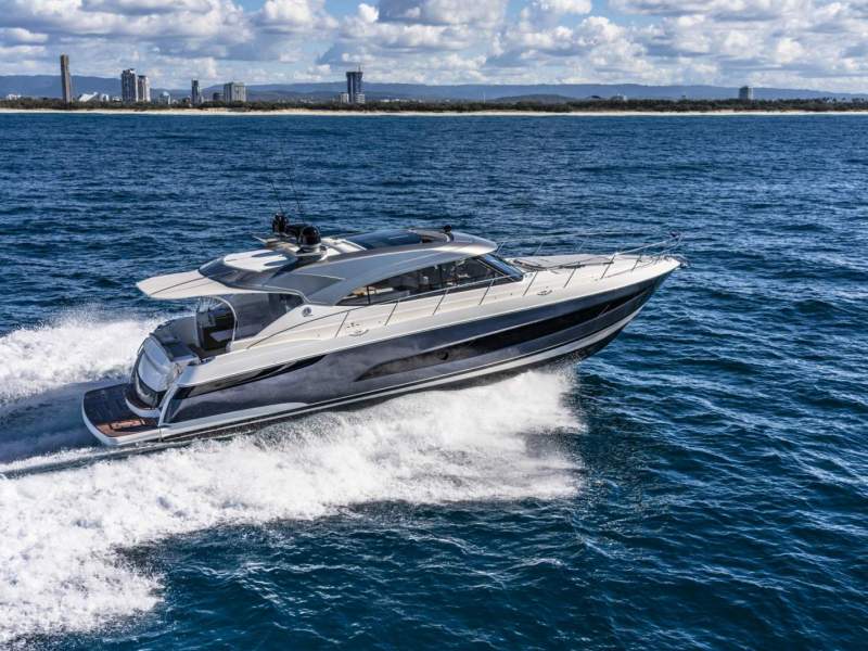Riviera 5400 Sport Yacht Platinum Edition