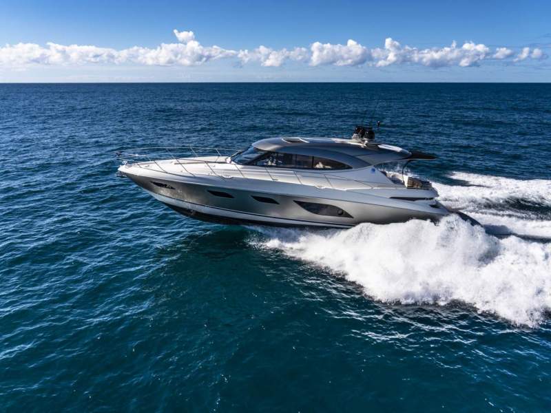 Riviera 6000 Sport Yacht Platinum Edition