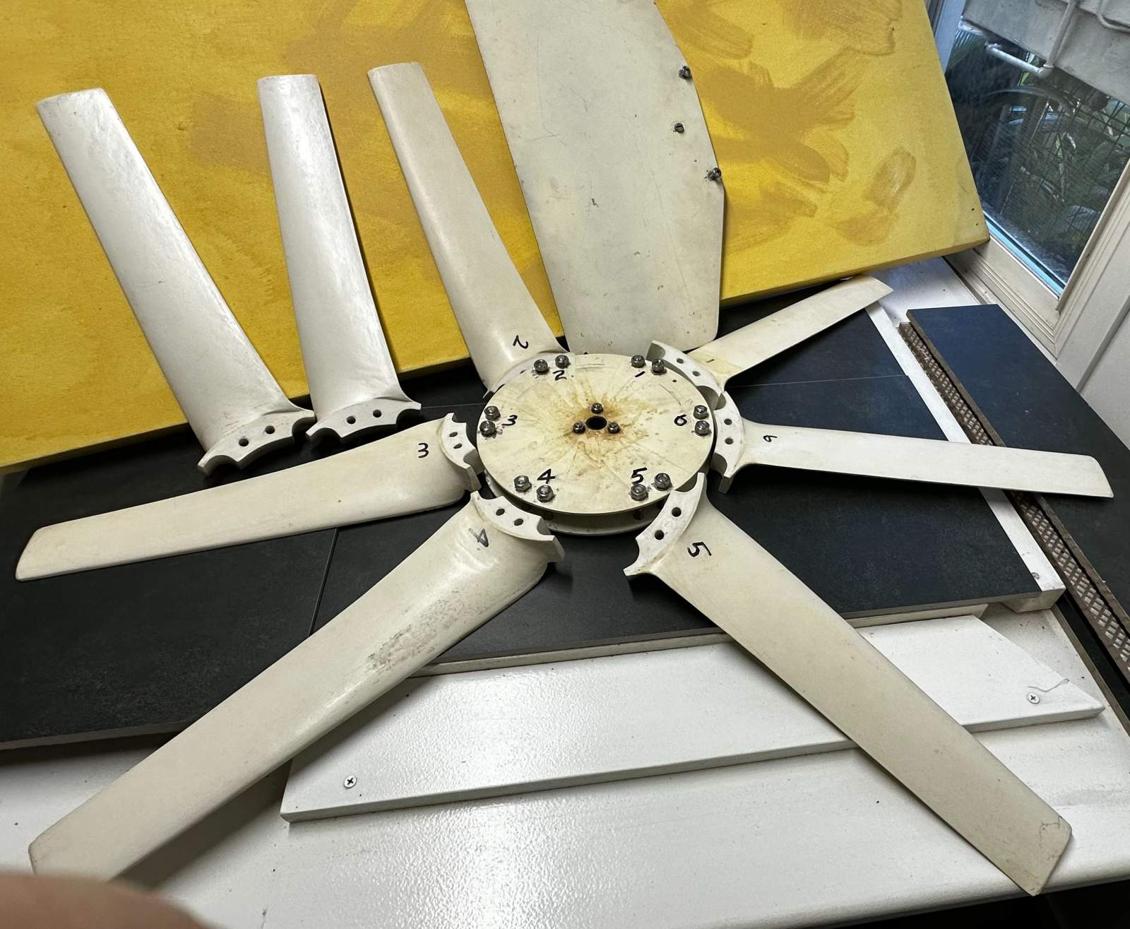 AQUAIR 100 WIND AND WATER GENERATOR SYSTEM