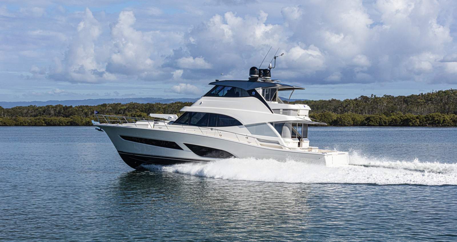 Riviera 64 Sports Motor Yacht