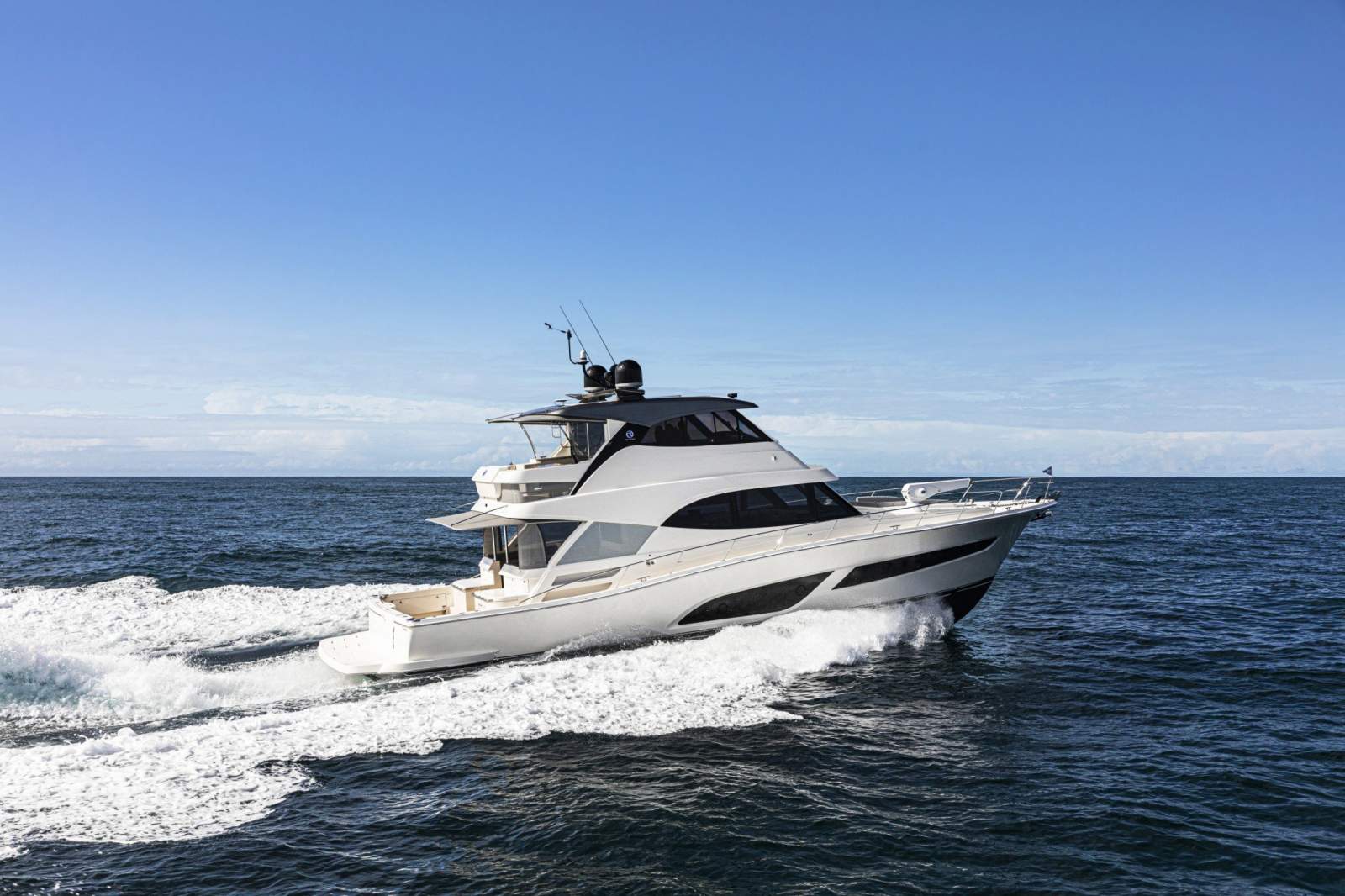Riviera 64 Sports Motor Yacht