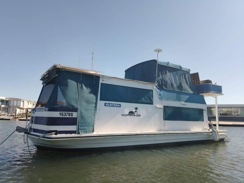 Vickers 33 Houseboat