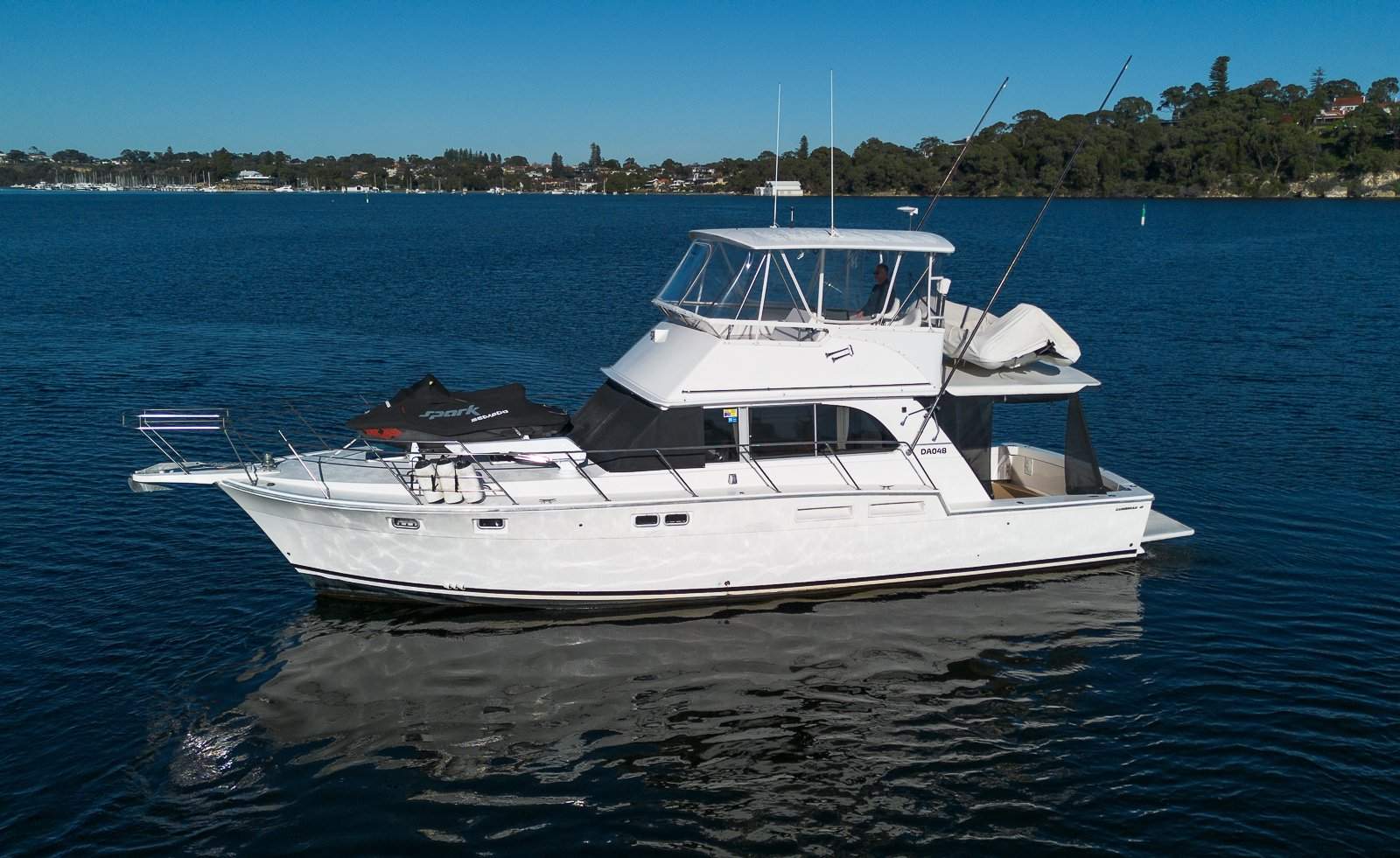 Caribbean 45 Flybridge Cruiser