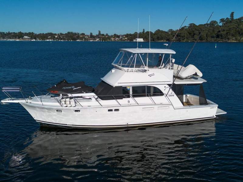 Caribbean 45 Flybridge Cruiser