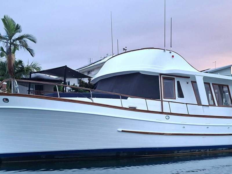 Universal 41 Flybridge Cruiser Custom extended to 44 foot.