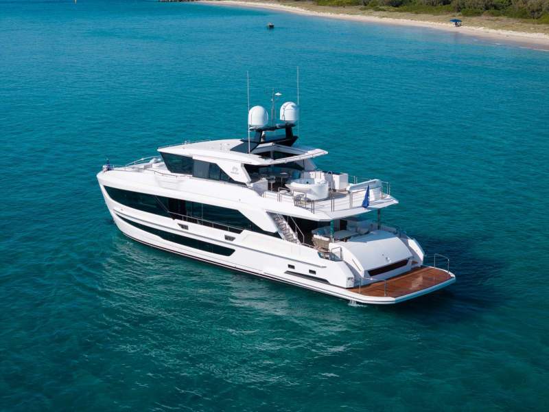 Horizon Yacht FD90 Skyline