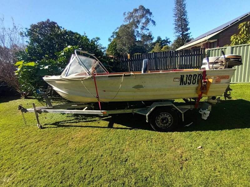 Quintrex Fishabout MK II