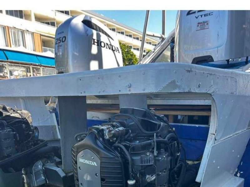 2 x HONDA VTEC 250 outboards for sale