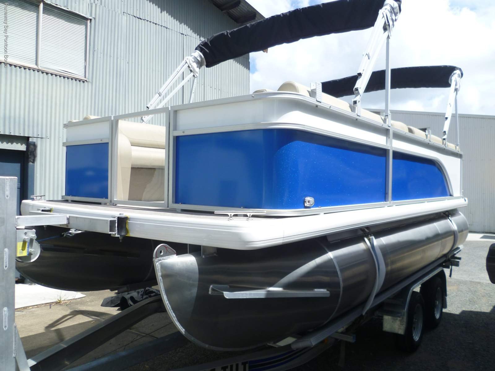 New Runaway Bay Pontoon Boats 18ft Twin Hull day Cruiser
