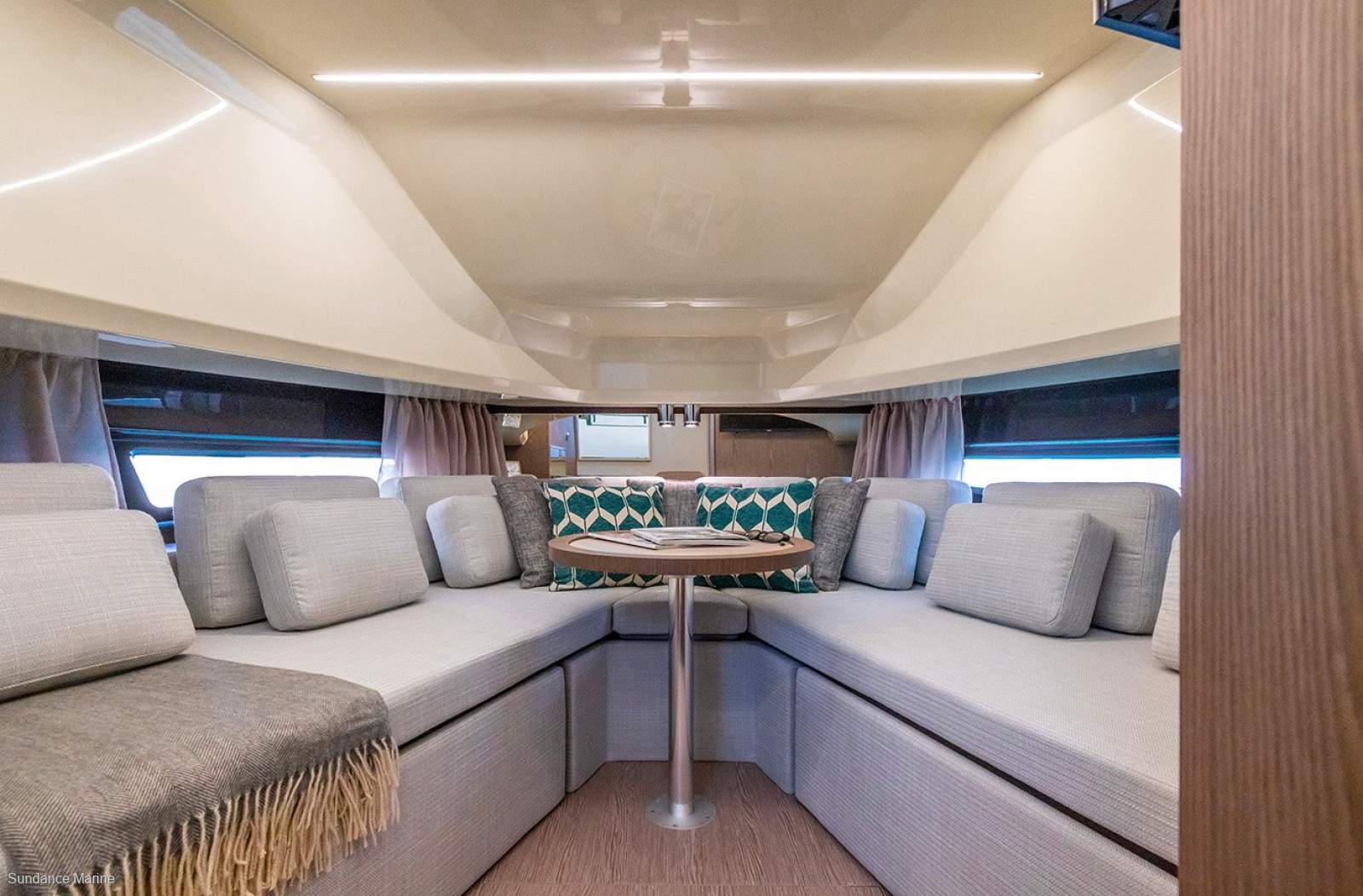 Invictus 420 TT