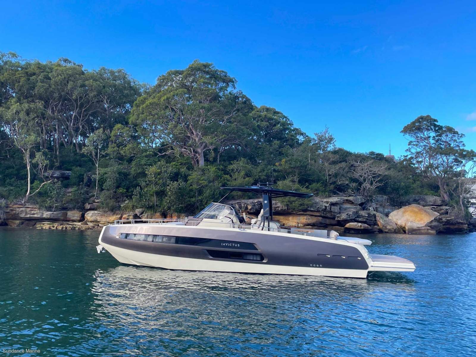 Invictus GT 370