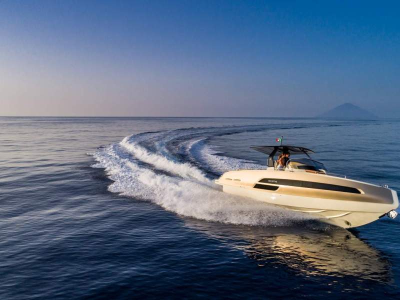 Invictus 320 GT