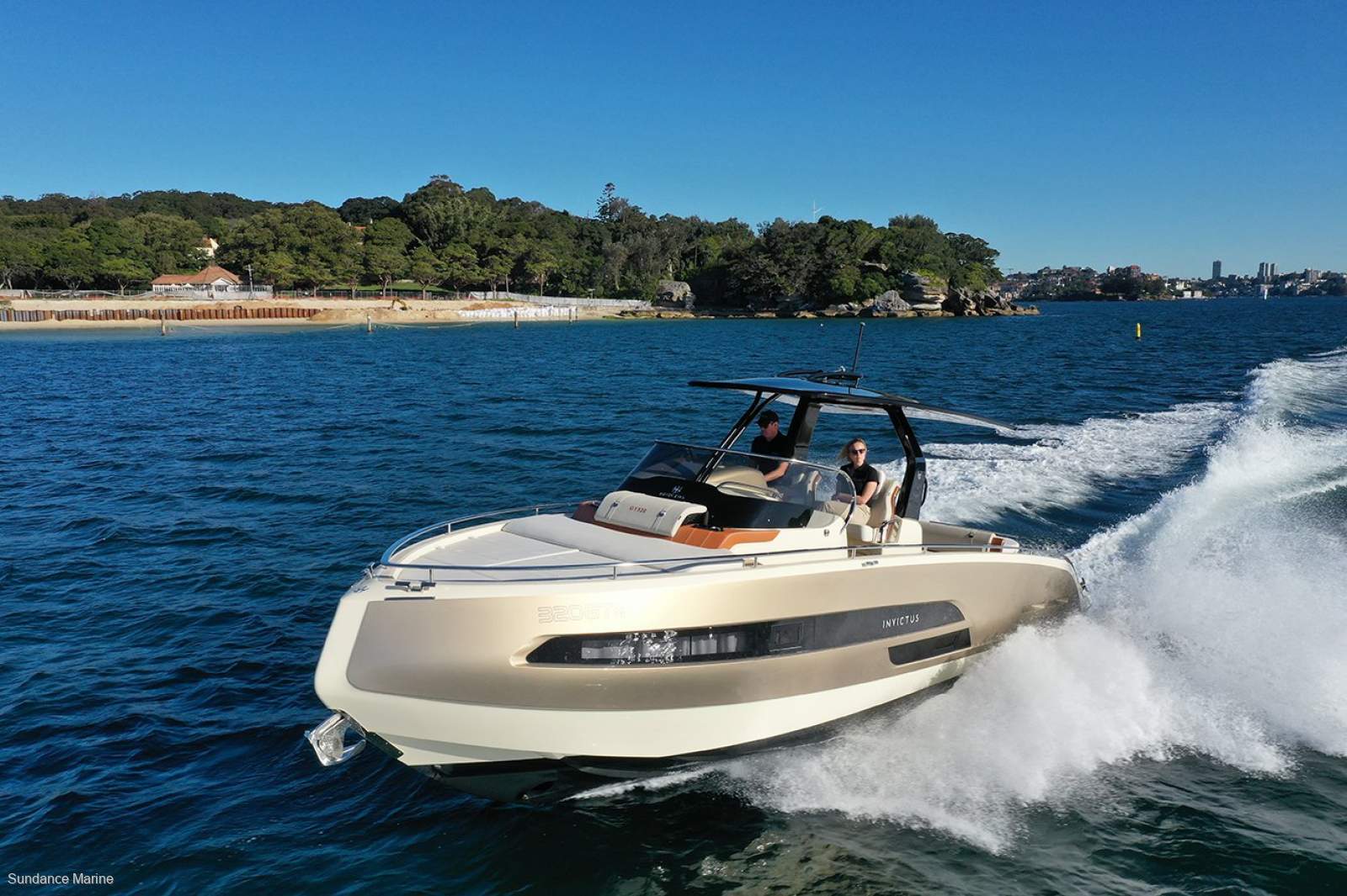 Invictus 320 GT