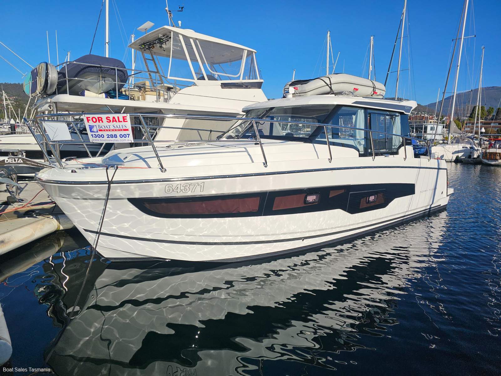 Jeanneau Merry Fisher 1095 Coupe - AS NEW