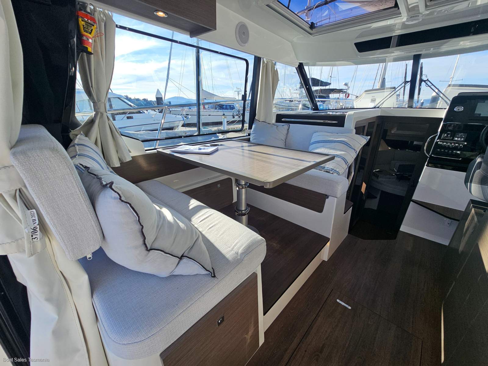 Jeanneau Merry Fisher 1095 Coupe – AS NEW