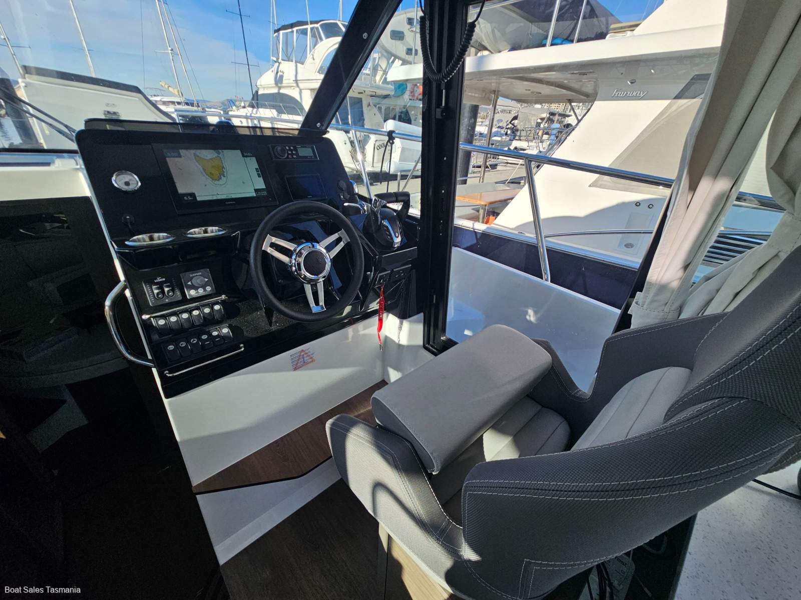 Jeanneau Merry Fisher 1095 Coupe – AS NEW