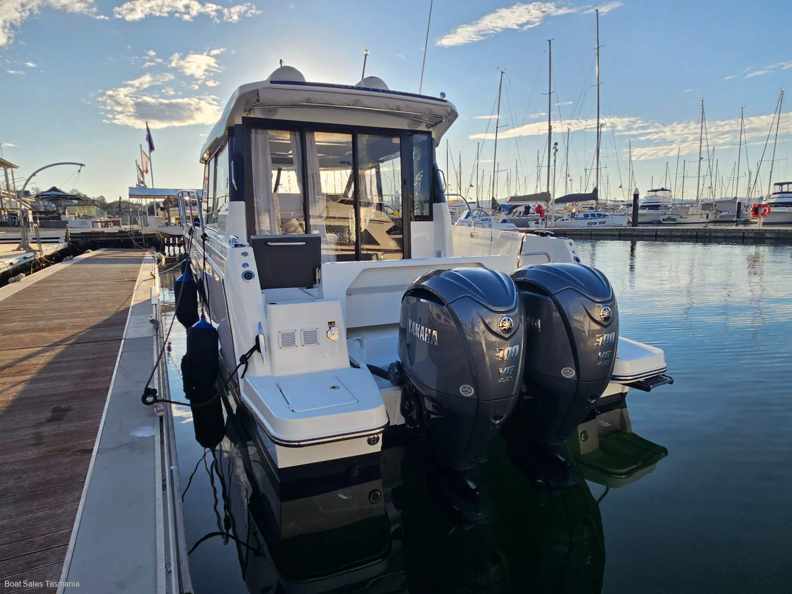 Jeanneau Merry Fisher 1095 Coupe - AS NEW