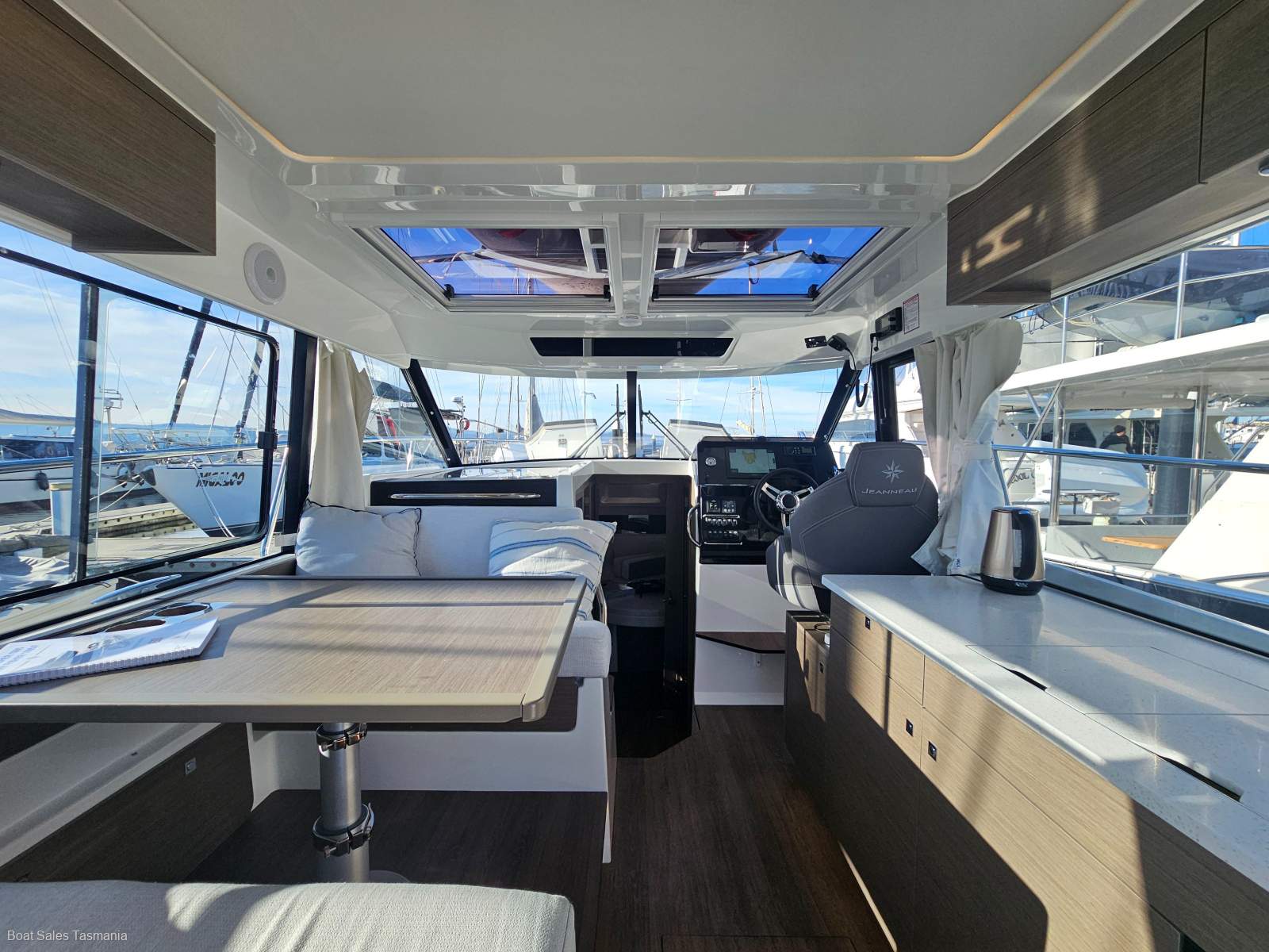 Jeanneau Merry Fisher 1095 Coupe - AS NEW