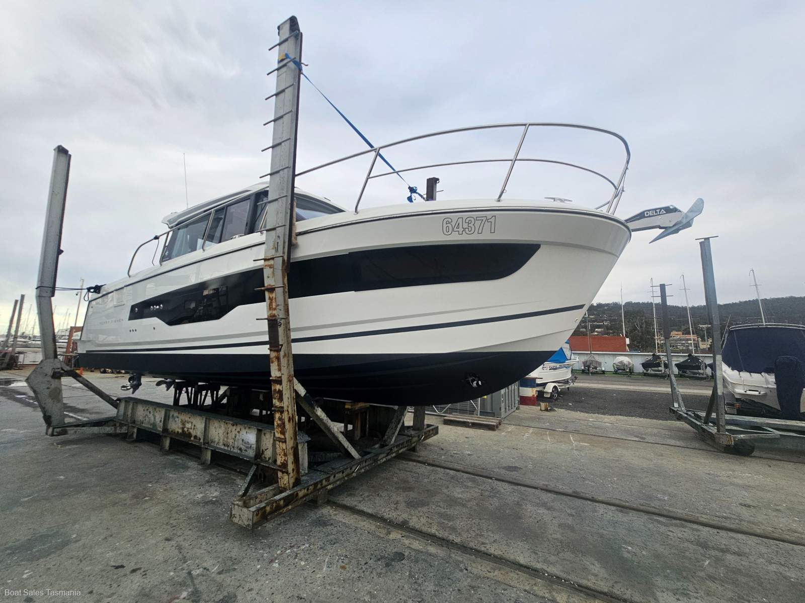 Jeanneau Merry Fisher 1095 Coupe – AS NEW