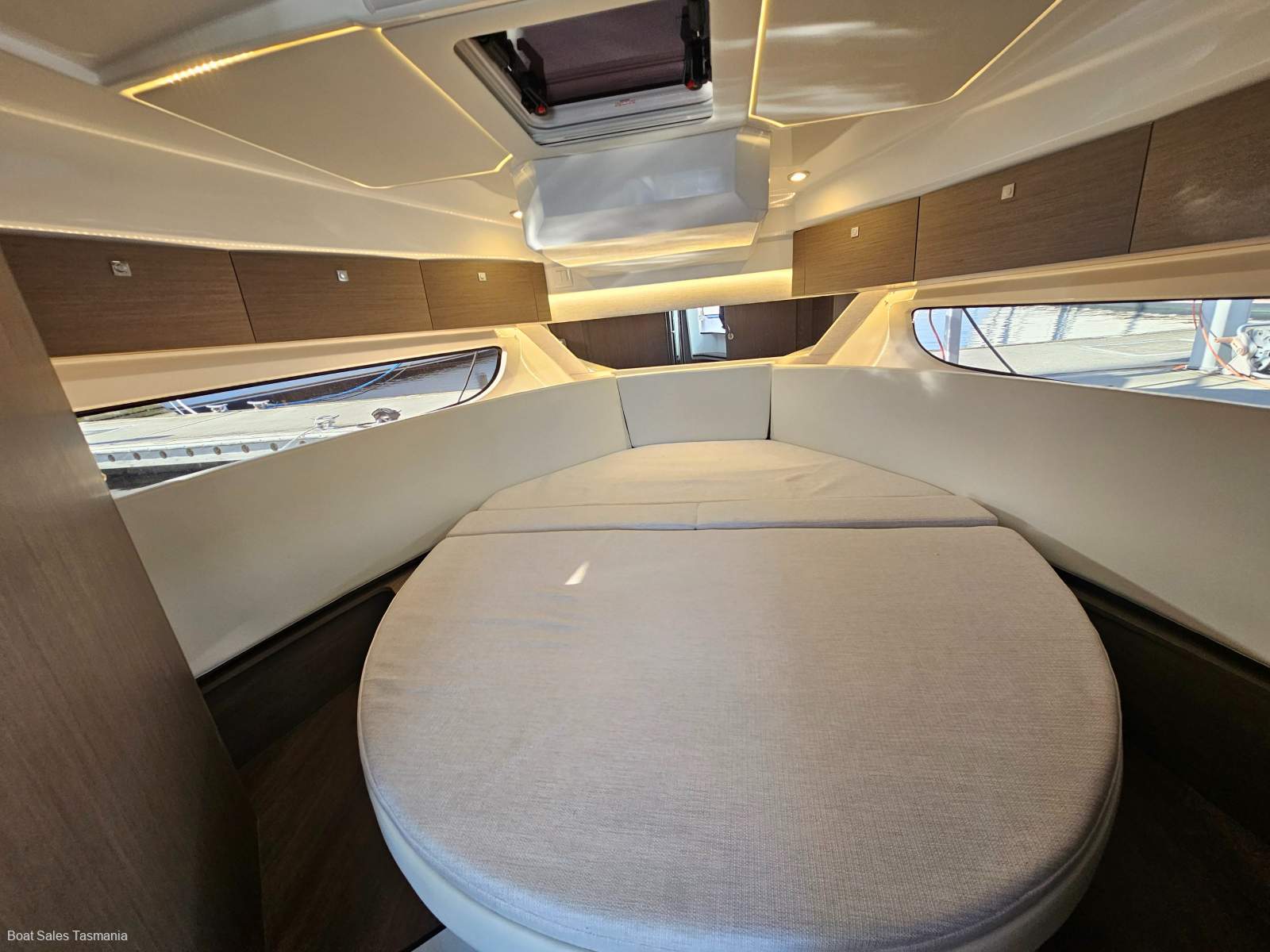 Jeanneau Merry Fisher 1095 Coupe – AS NEW