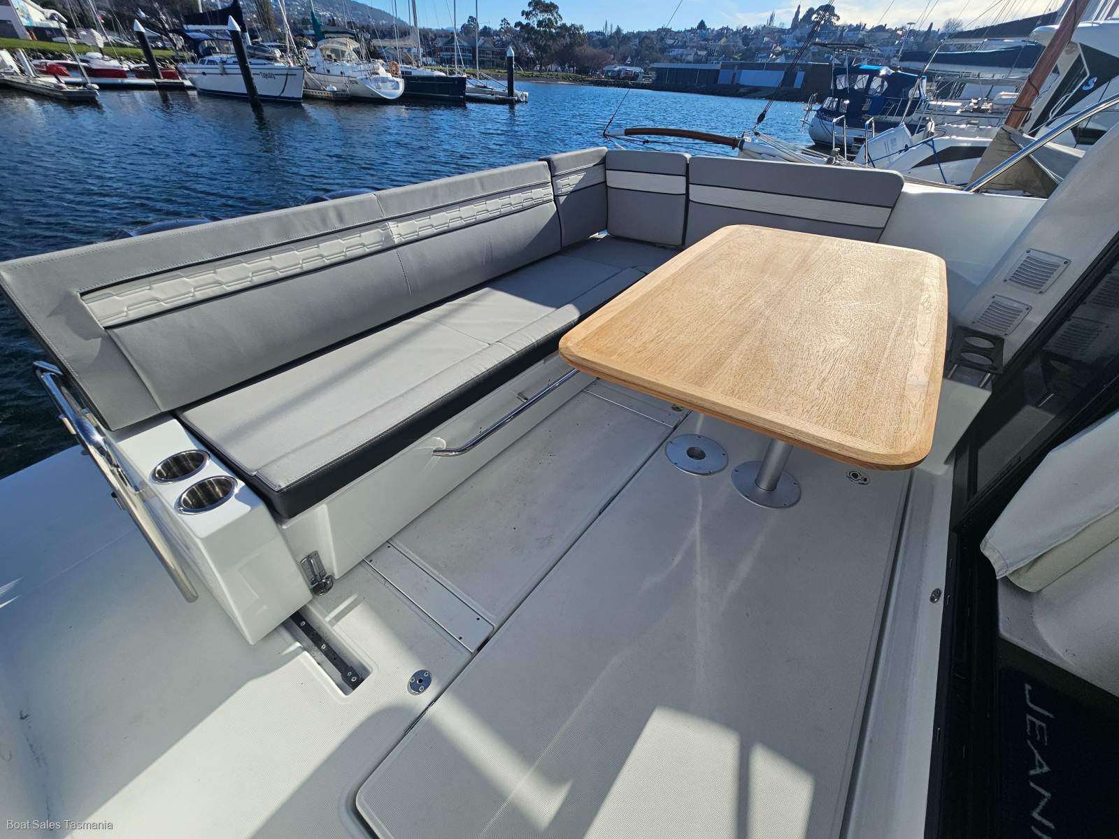 Jeanneau Merry Fisher 1095 Coupe – AS NEW