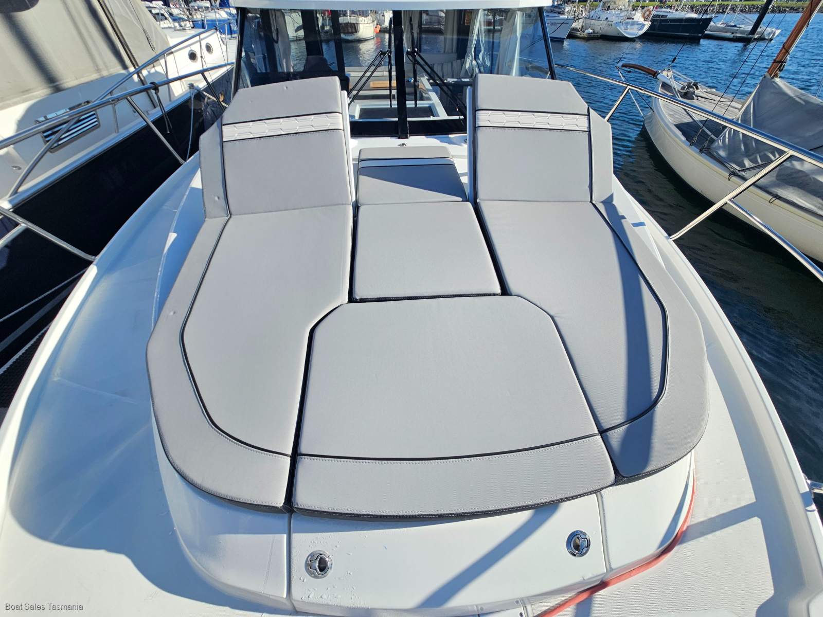 Jeanneau Merry Fisher 1095 Coupe – AS NEW