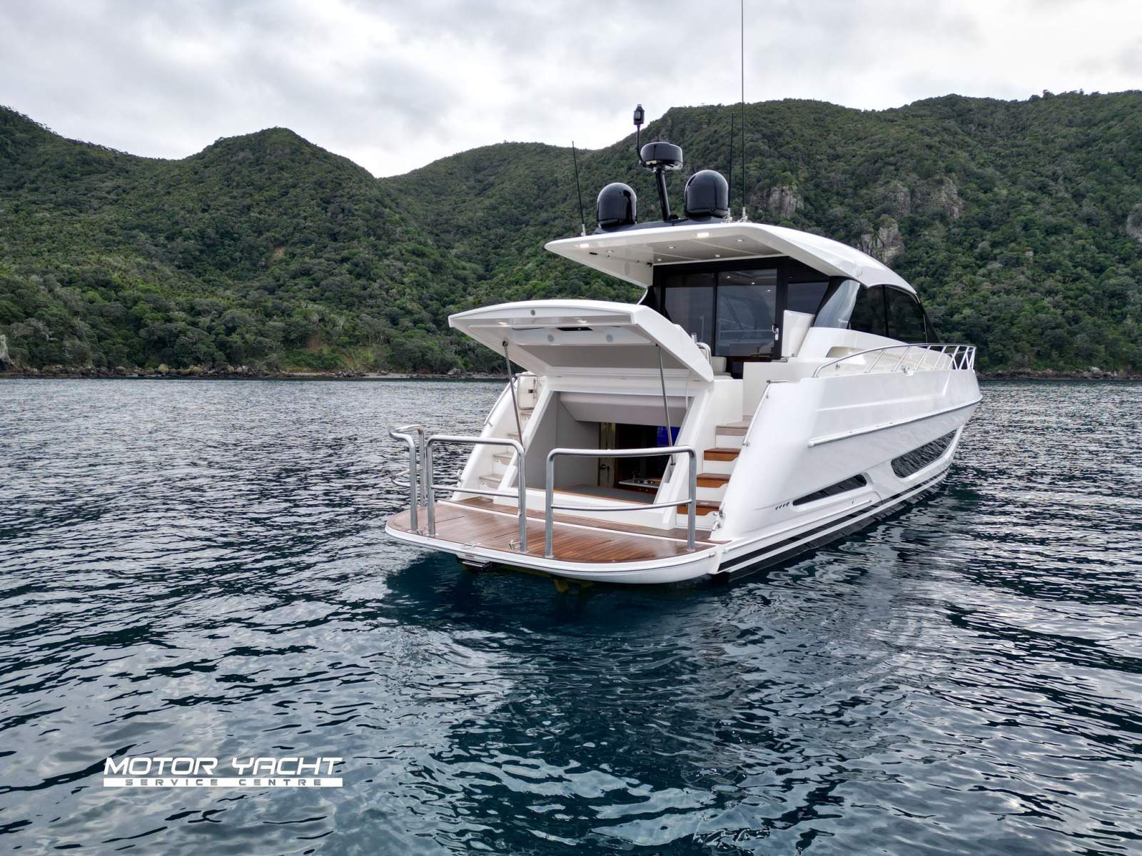 Maritimo X50 Gyro, Yacht Controller, Starlink & Just Serviced