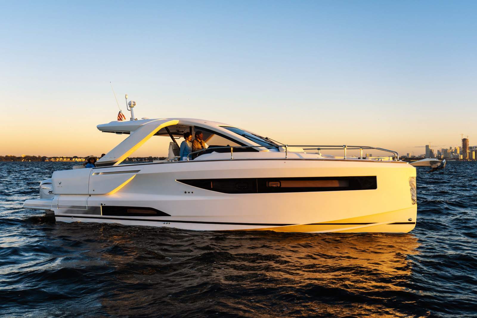Jeanneau DB 37 Outboard