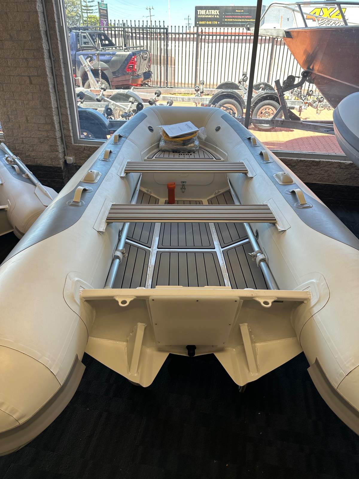 West Ribs Thomson 340 Double Aluminum Hull