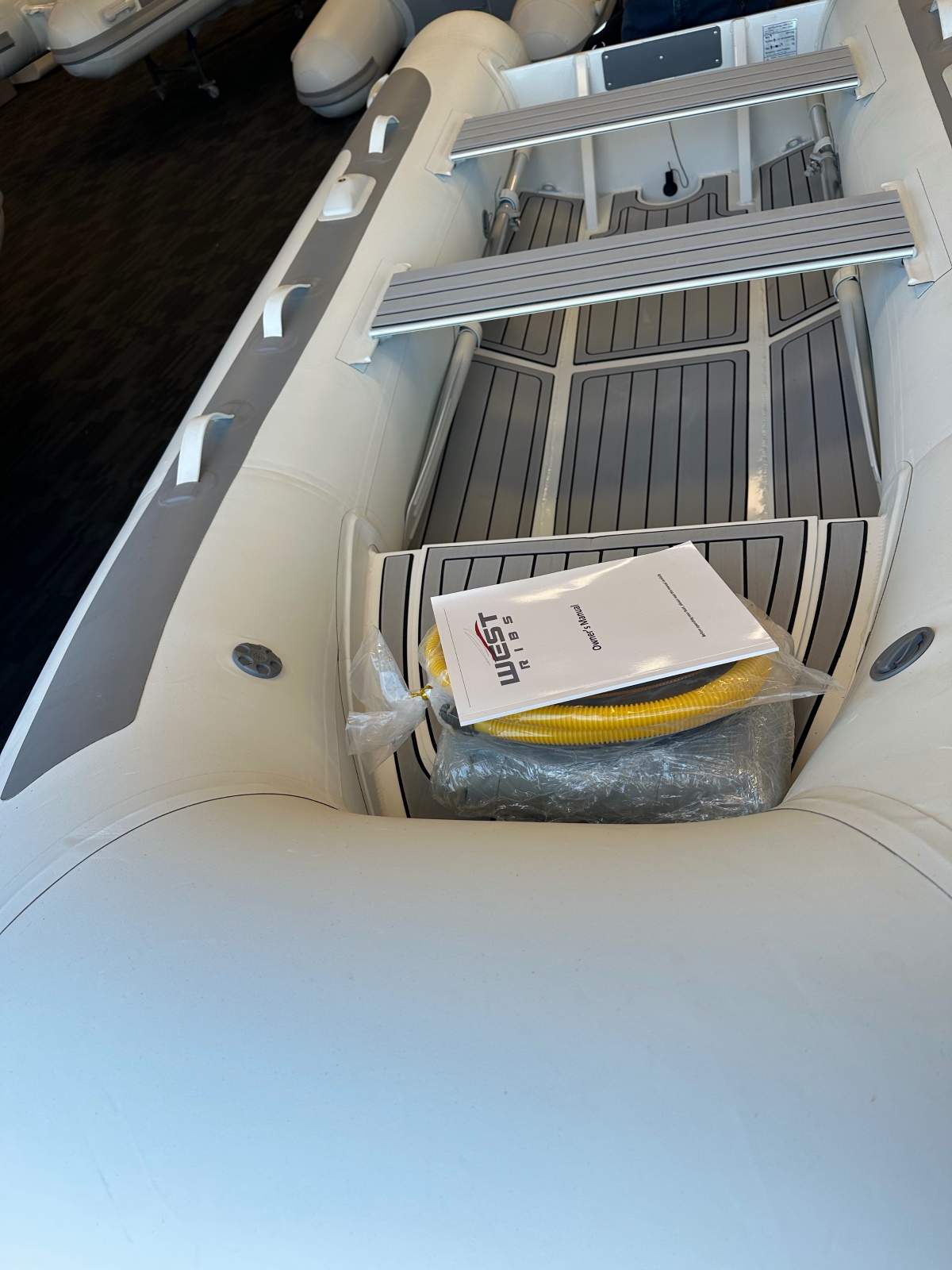West Ribs Thomson 340 Double Aluminum Hull