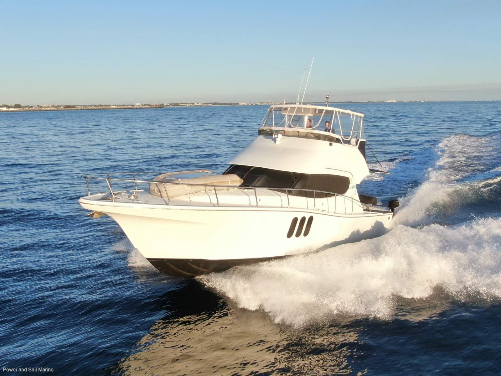 Bella 420 Flybridge Platinum Launched 2009, Low Hours + all the extras!