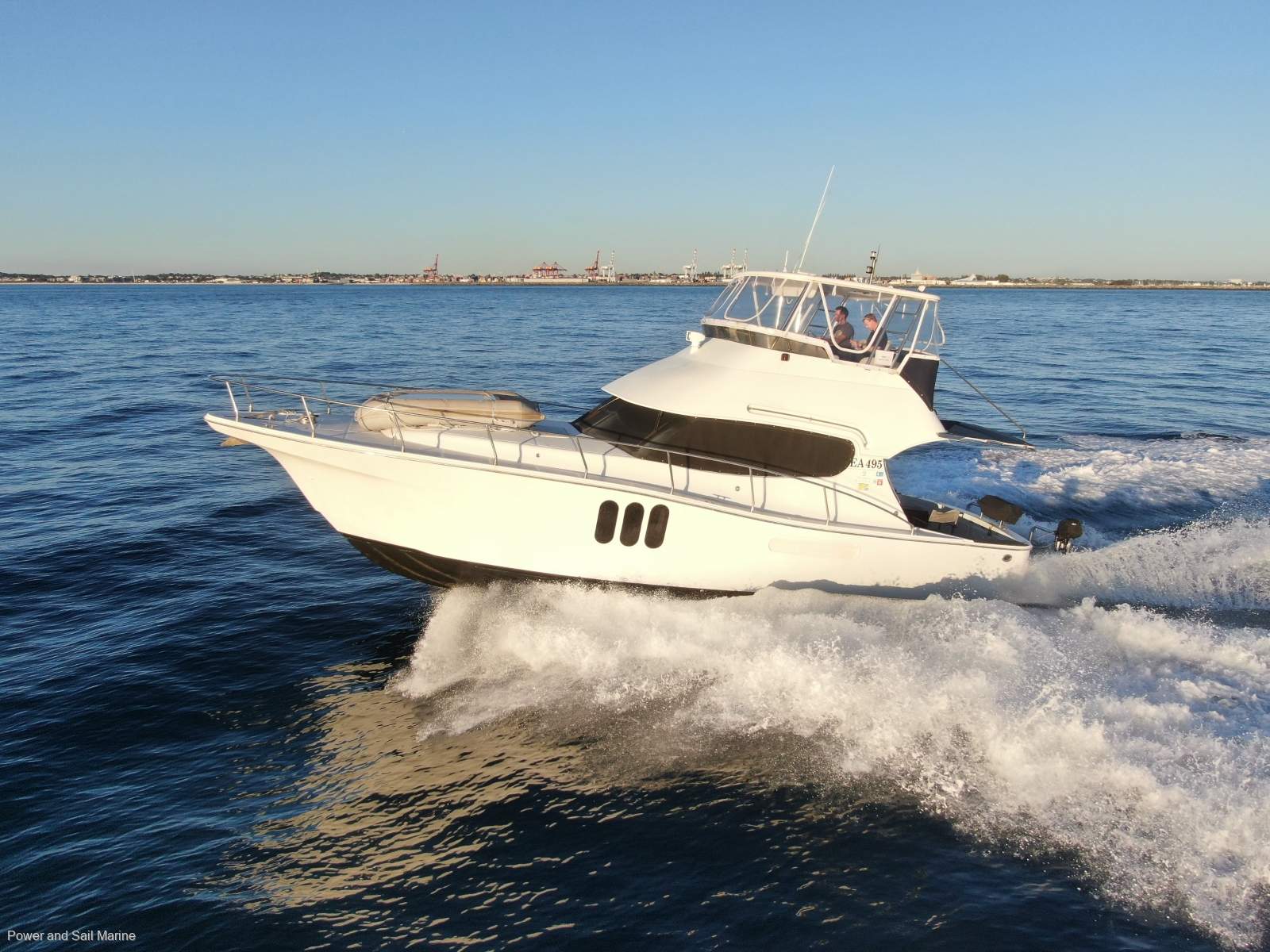Bella 420 Flybridge Platinum Launched 2009, Low Hours + all the extras!