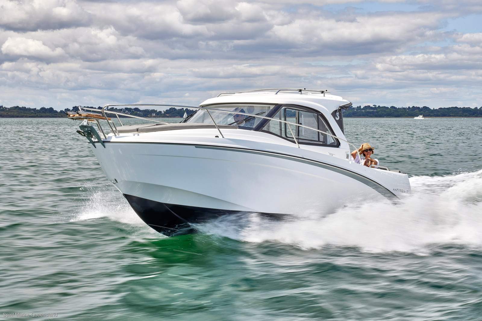 Beneteau Antares 7.0 OB V2 Cruising Version
