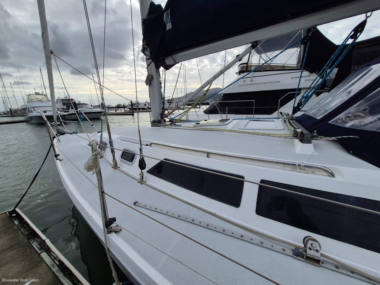 Catalina 320