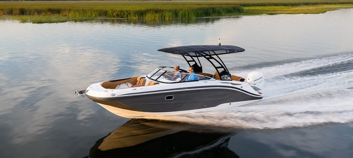 Hurricane Sundeck 2600