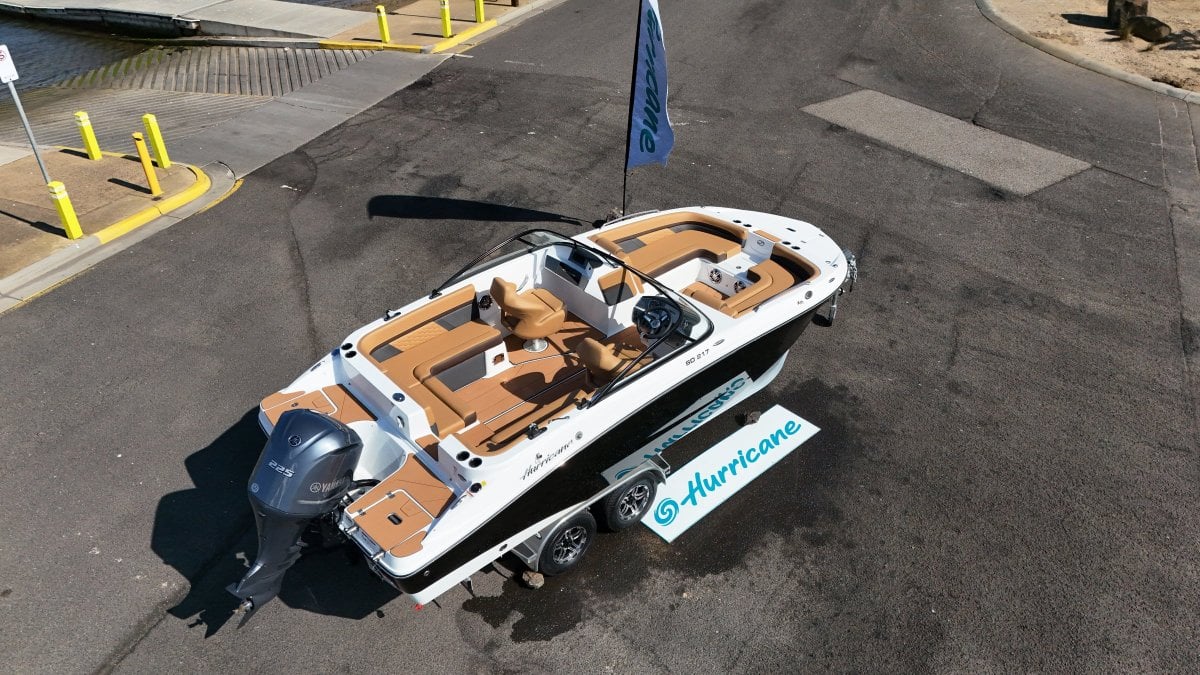 Hurricane Sundeck 217