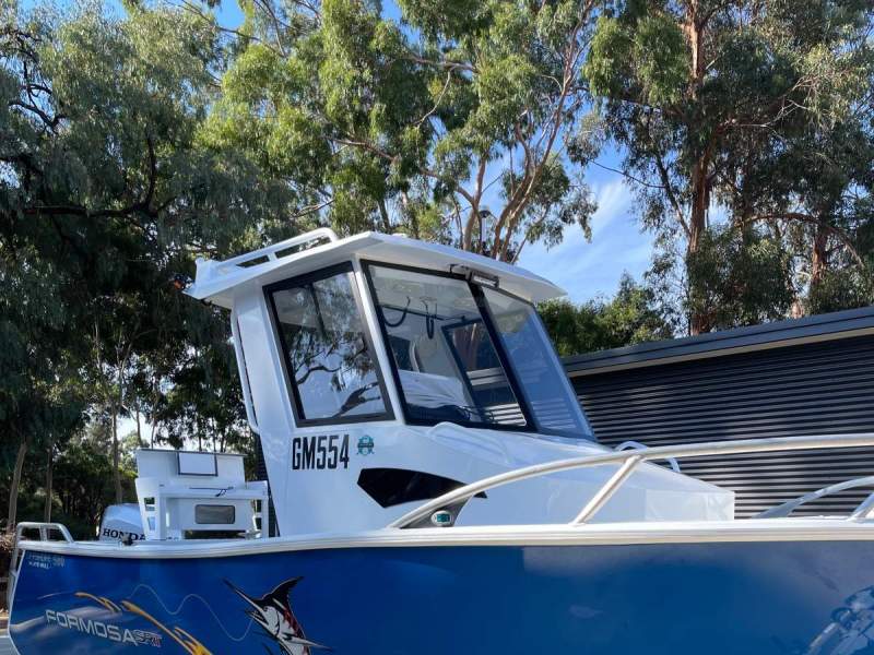 Formosa 580 SRT Centre Cabin